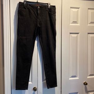 Elle Size 12R Skinny Jeans